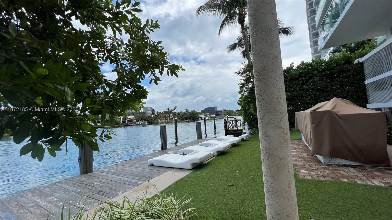 BAY HARBOUR ISLAND - Residential