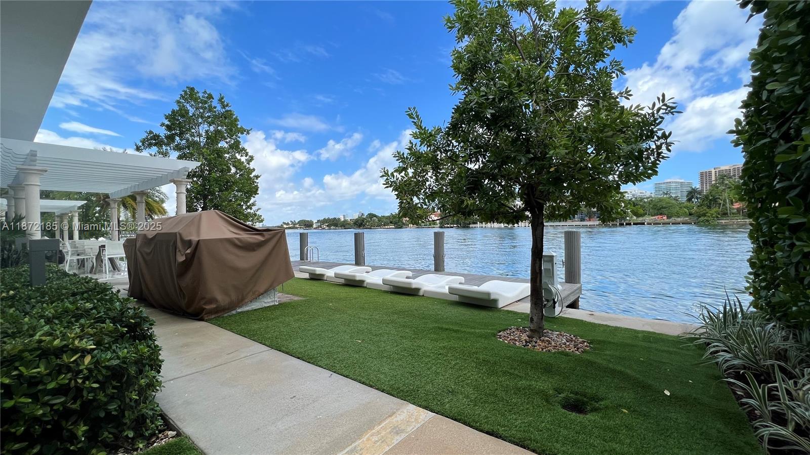 BAY HARBOUR ISLAND - Residential