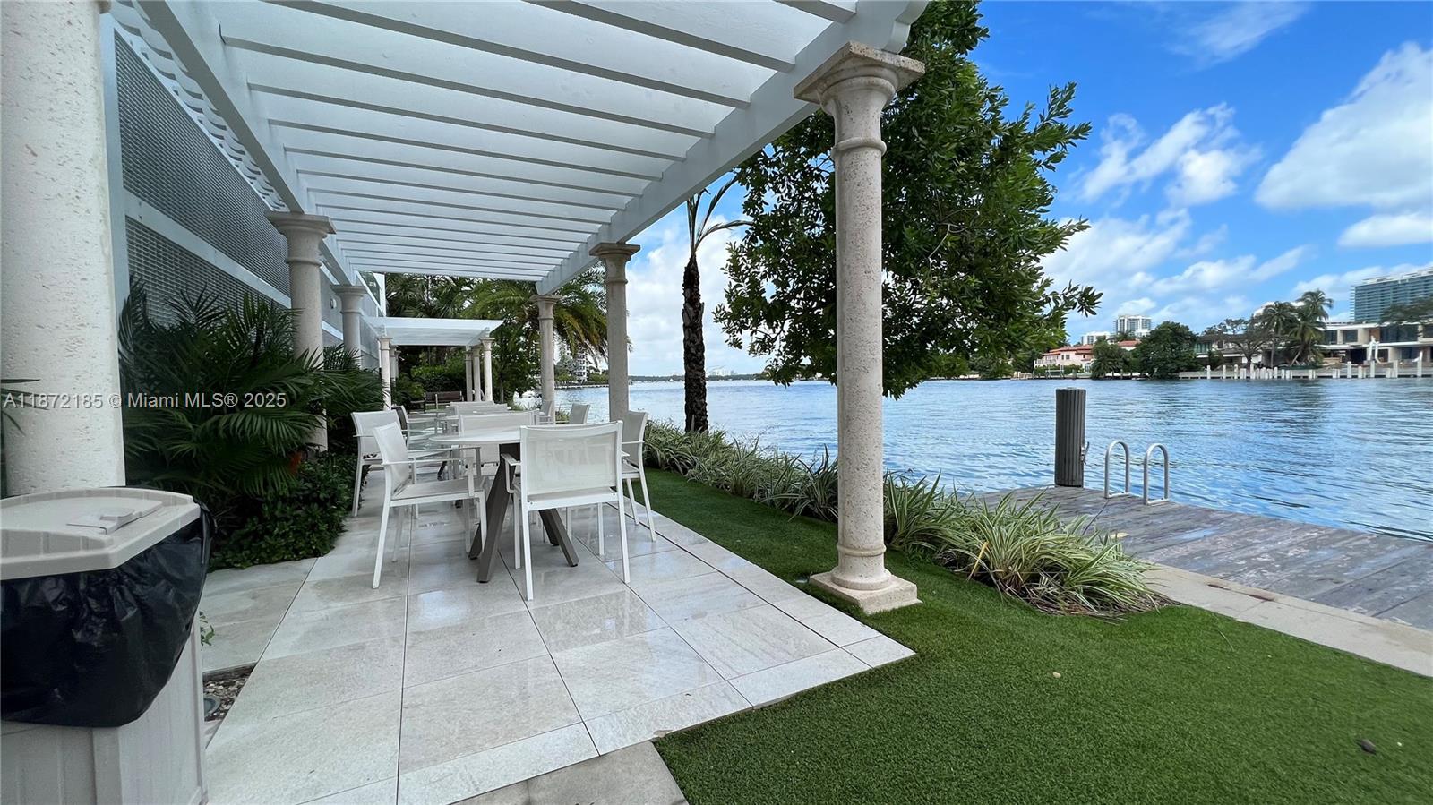 BAY HARBOUR ISLAND - Residential