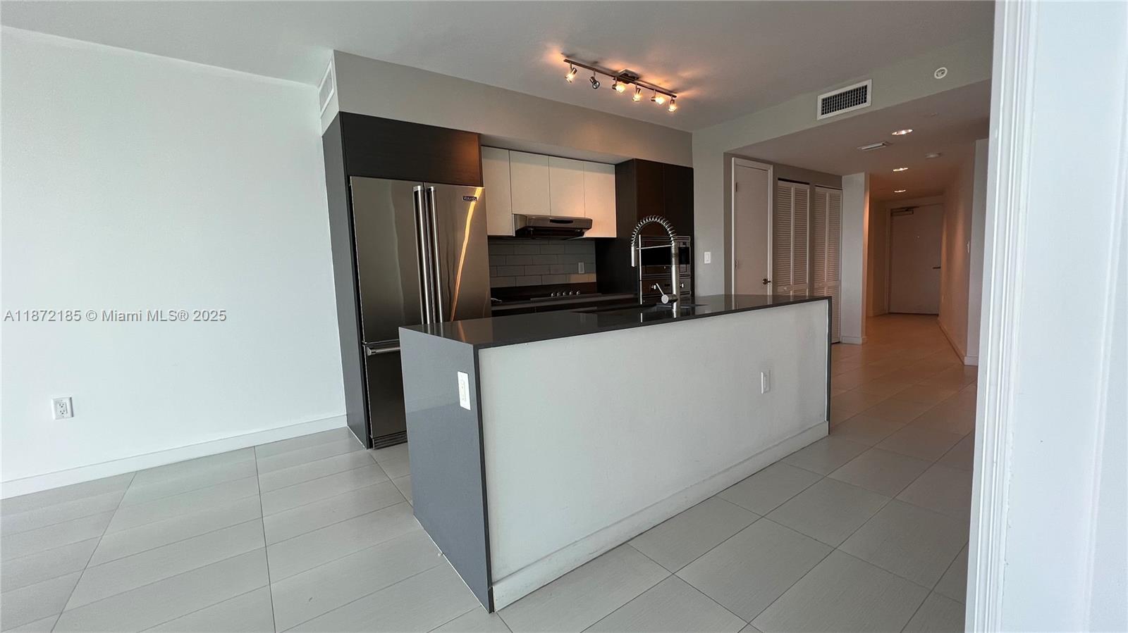 BAY HARBOUR ISLAND - Residential