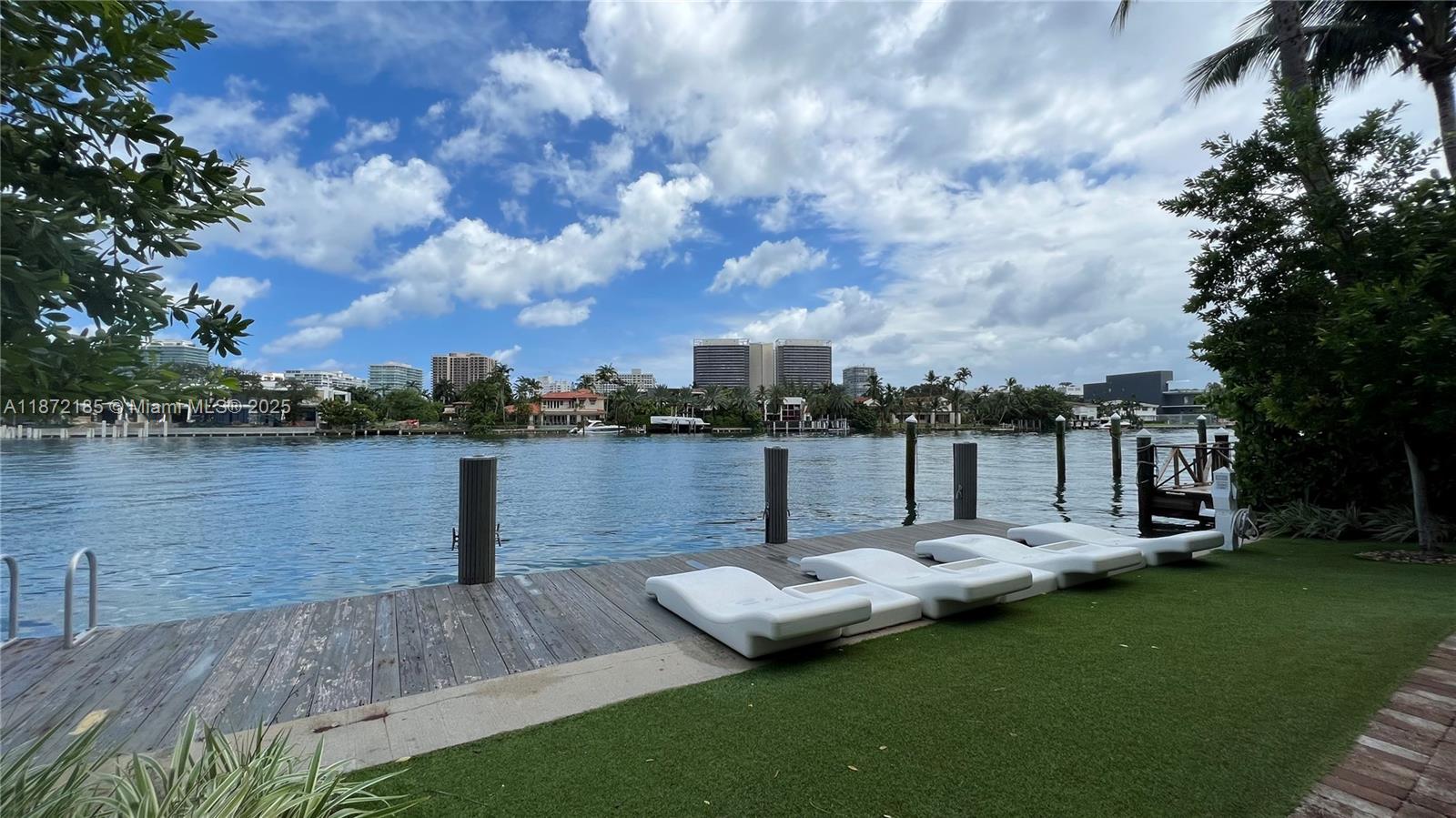 BAY HARBOUR ISLAND - Residential