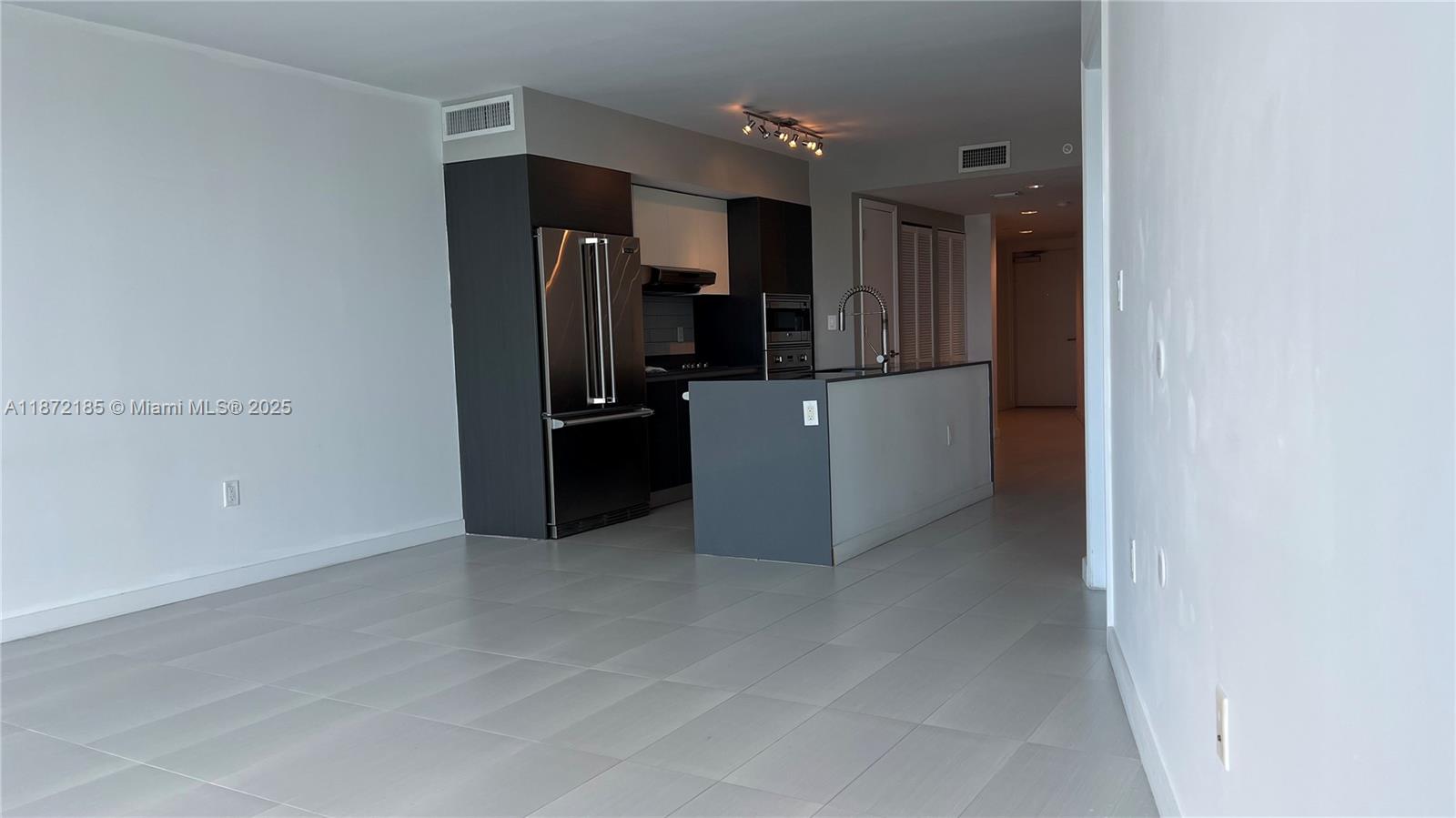 9821 E Bay Harbor Dr 904