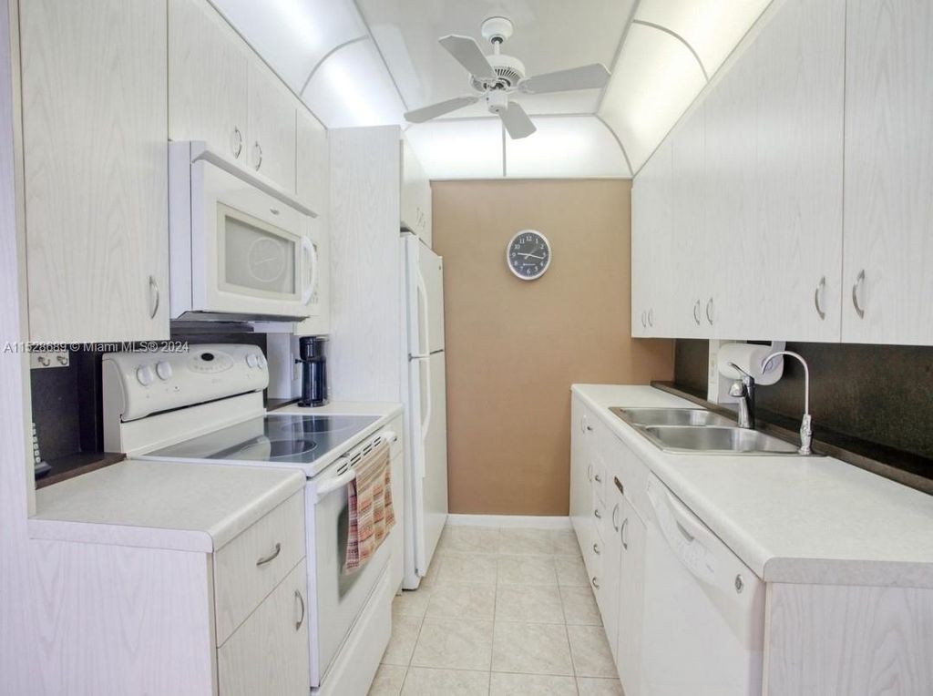 Photo of 3075 Cornwall #D, Boca Raton, FL 33434 (MLS # A11528689)