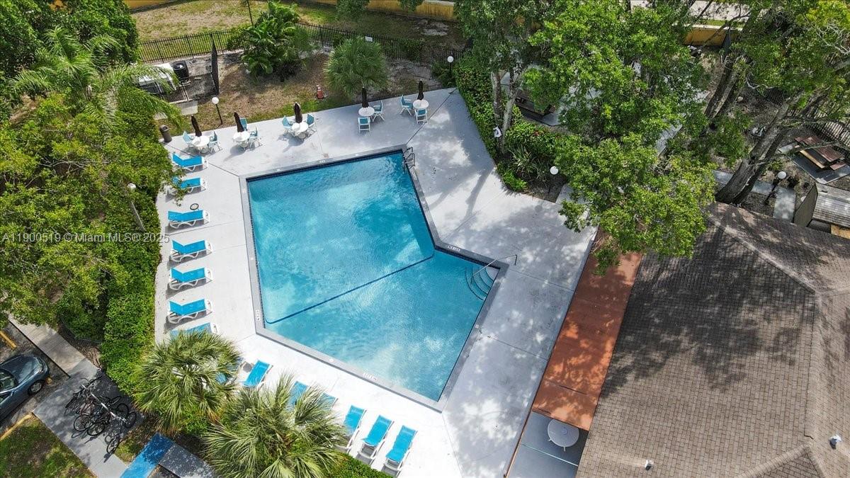 OAKLAND FOREST CLUB CONDO - Residential