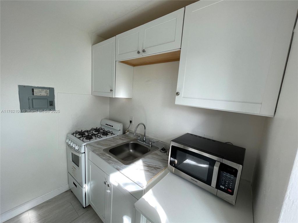 Photo of 1109 S Federal Hwy #4, Lake Worth, FL 33460 (MLS # A11762108)