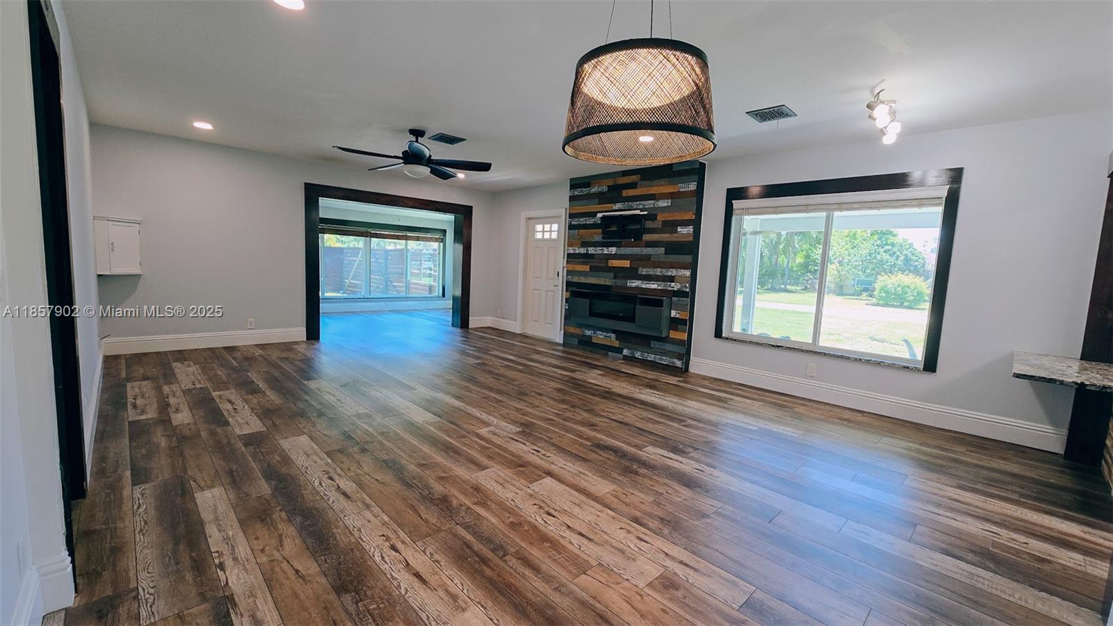 KINGSLAND PINES - Residential Lease