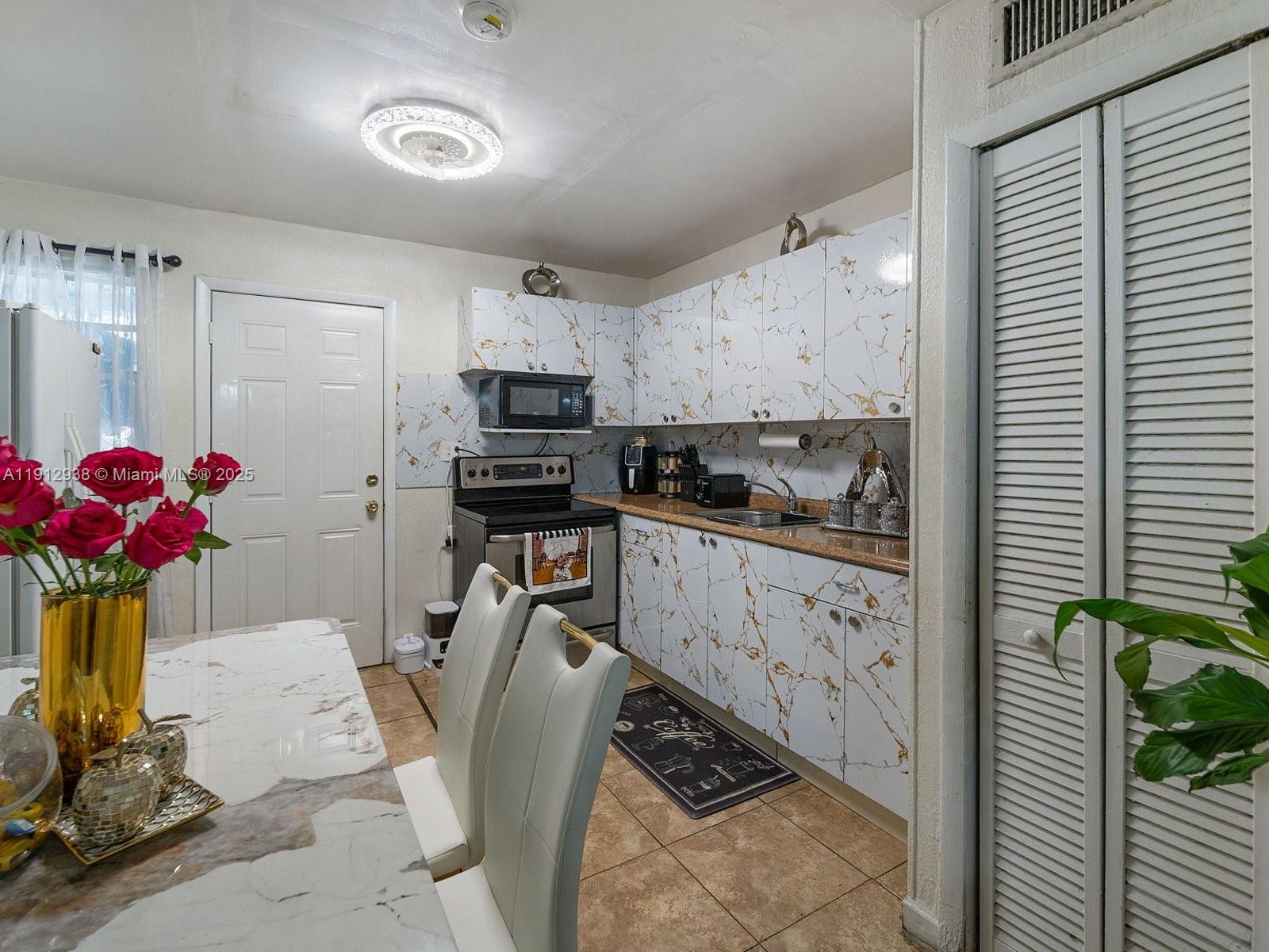 4470 CONDO - Residential