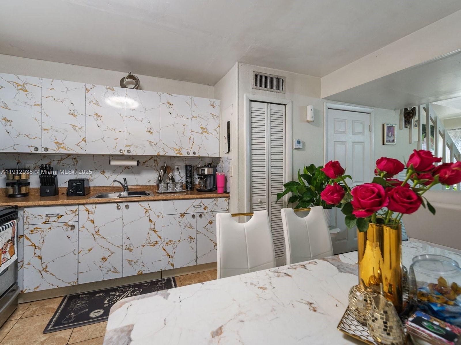 4470 CONDO - Residential