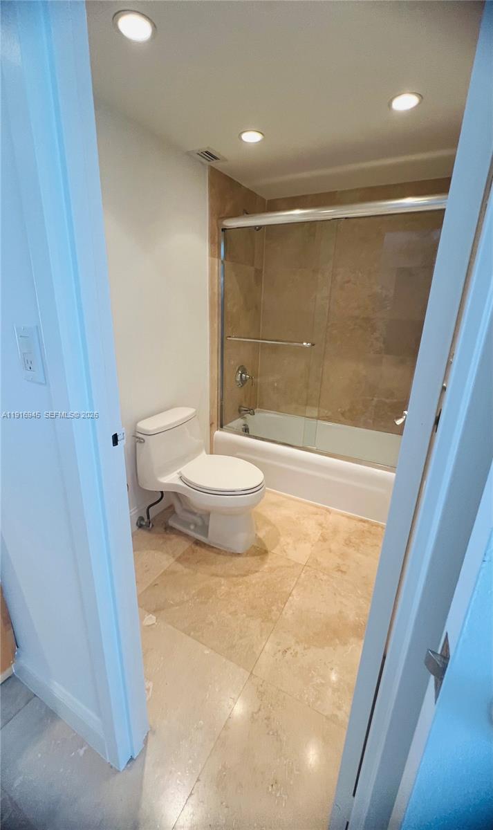 BRICKELL BAY CLUB CONDO - Residential Lease