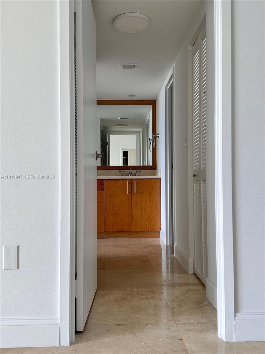 BRICKELL BAY CLUB CONDO - Residential Lease
