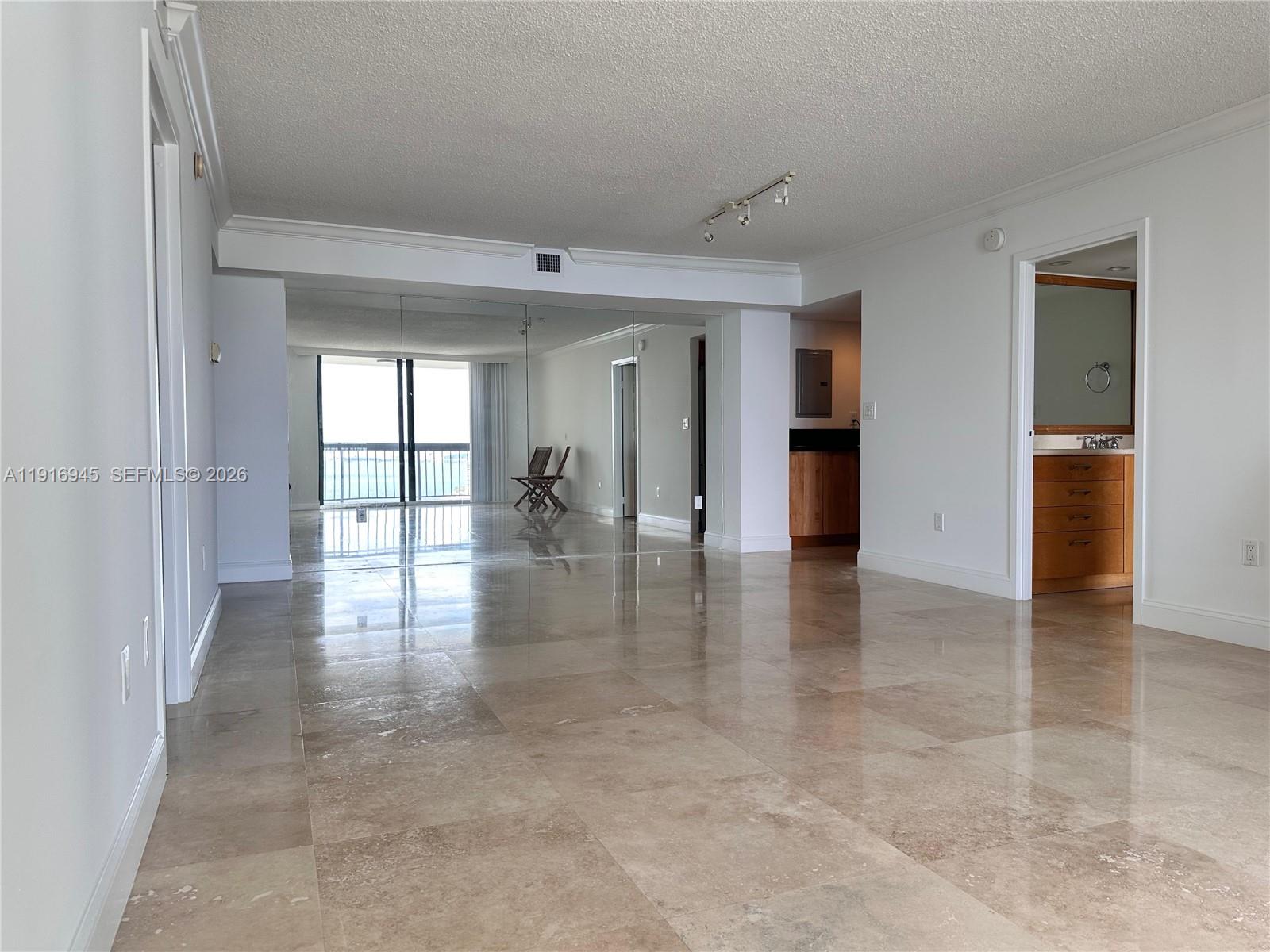 BRICKELL BAY CLUB CONDO - Residential Lease