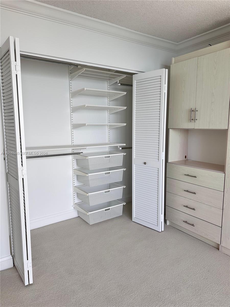 BRICKELL BAY CLUB CONDO - Residential Lease