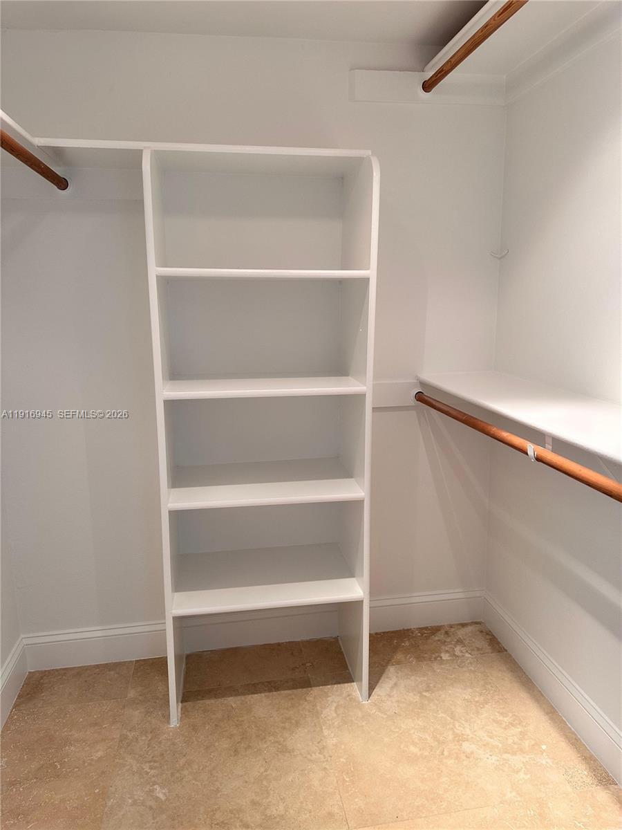 BRICKELL BAY CLUB CONDO - Residential Lease