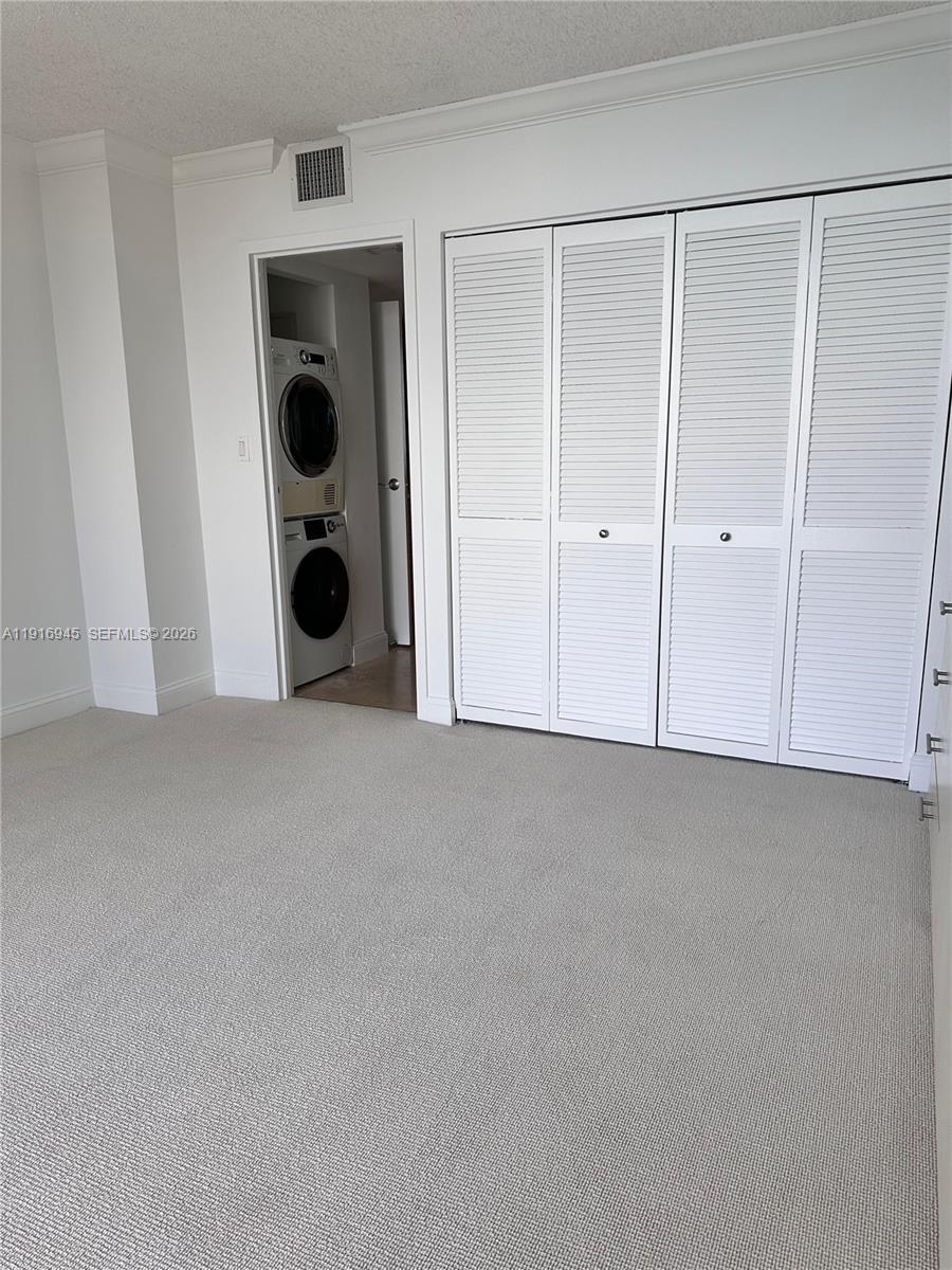 BRICKELL BAY CLUB CONDO - Residential Lease