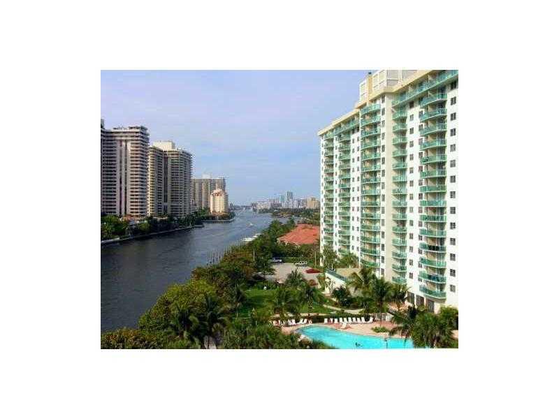 Also for SEASONAL rent: 6 months min. $2,500 p/month. Beautiful 1 bed/1,5 bath apartment on 14th floor with unforgettable water view. Tenant can be approved by HOA in 7 days. No personal interview needed. Landlord requires good credit, 1st month rent + 2 sec. deposits. Tenant has to have Renter's insurance before moving in. A/C bill covered by maintenance. Unfurnished. Condo does not allow tenants to have any pets. For showings call L/A. CONDO ALLOWS SHOWINGS MON - FRI from 10.00 am till 5.00 pm ONLY.