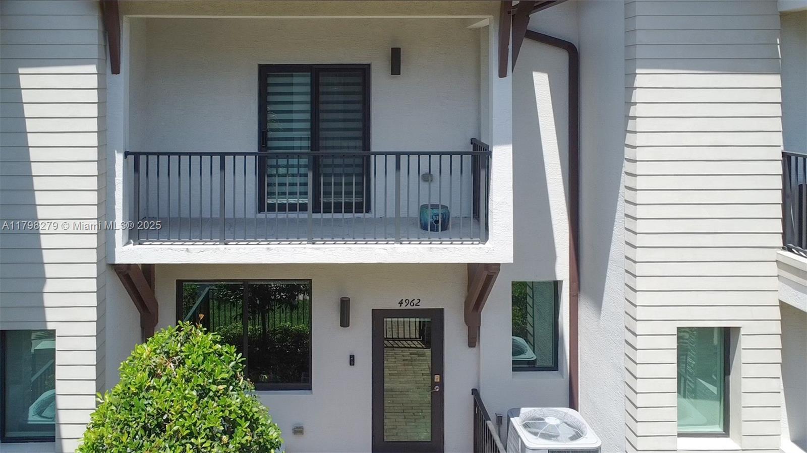 DOWNTOWN DORAL SOUTH PHAS - Residential