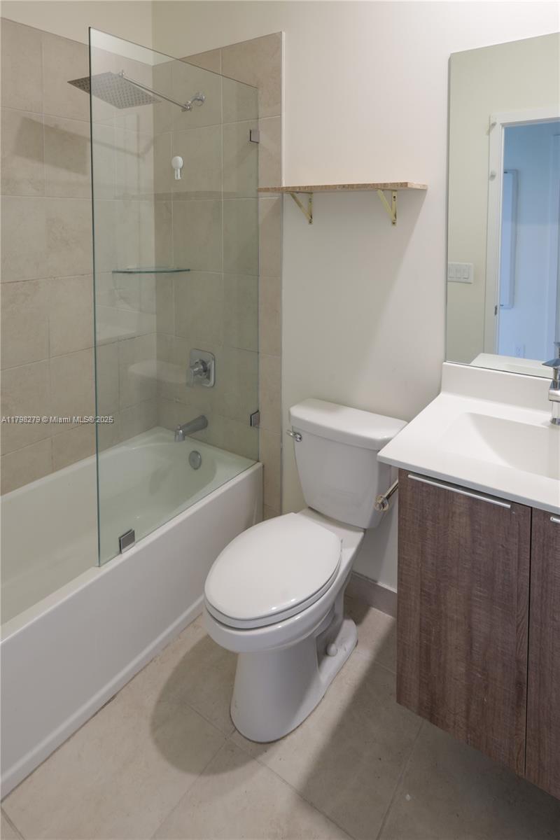 DOWNTOWN DORAL SOUTH PHAS - Residential