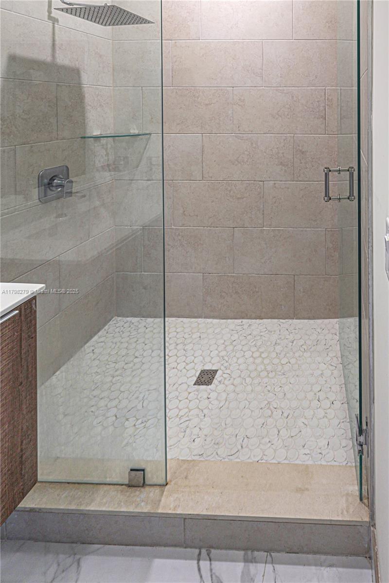DOWNTOWN DORAL SOUTH PHAS - Residential