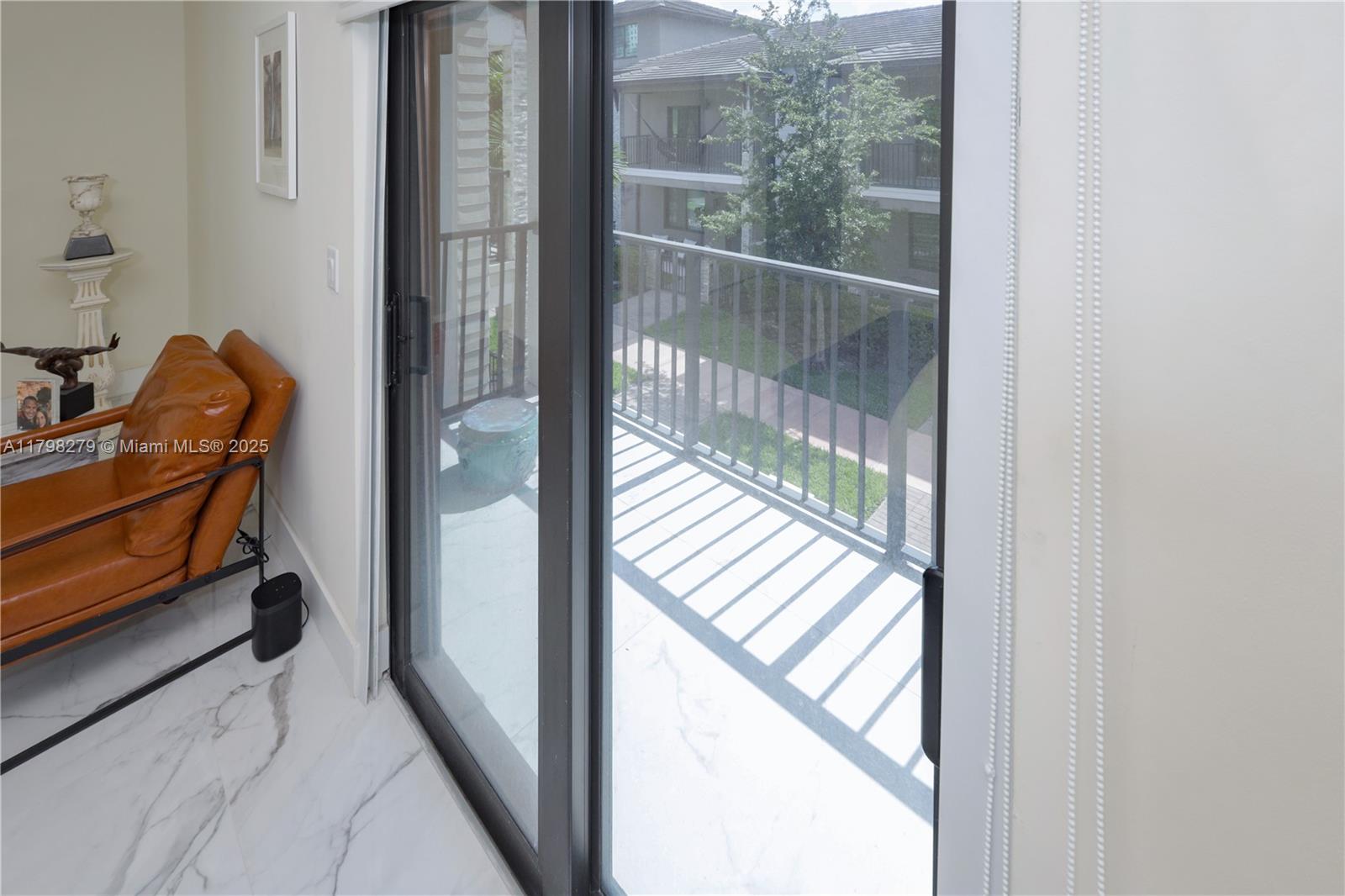 DOWNTOWN DORAL SOUTH PHAS - Residential