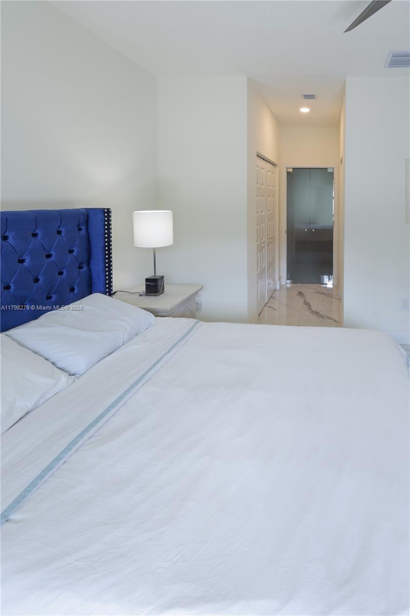 DOWNTOWN DORAL SOUTH PHAS - Residential