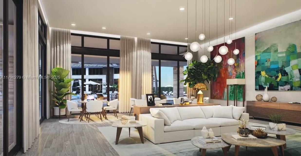 DOWNTOWN DORAL SOUTH PHAS - Residential