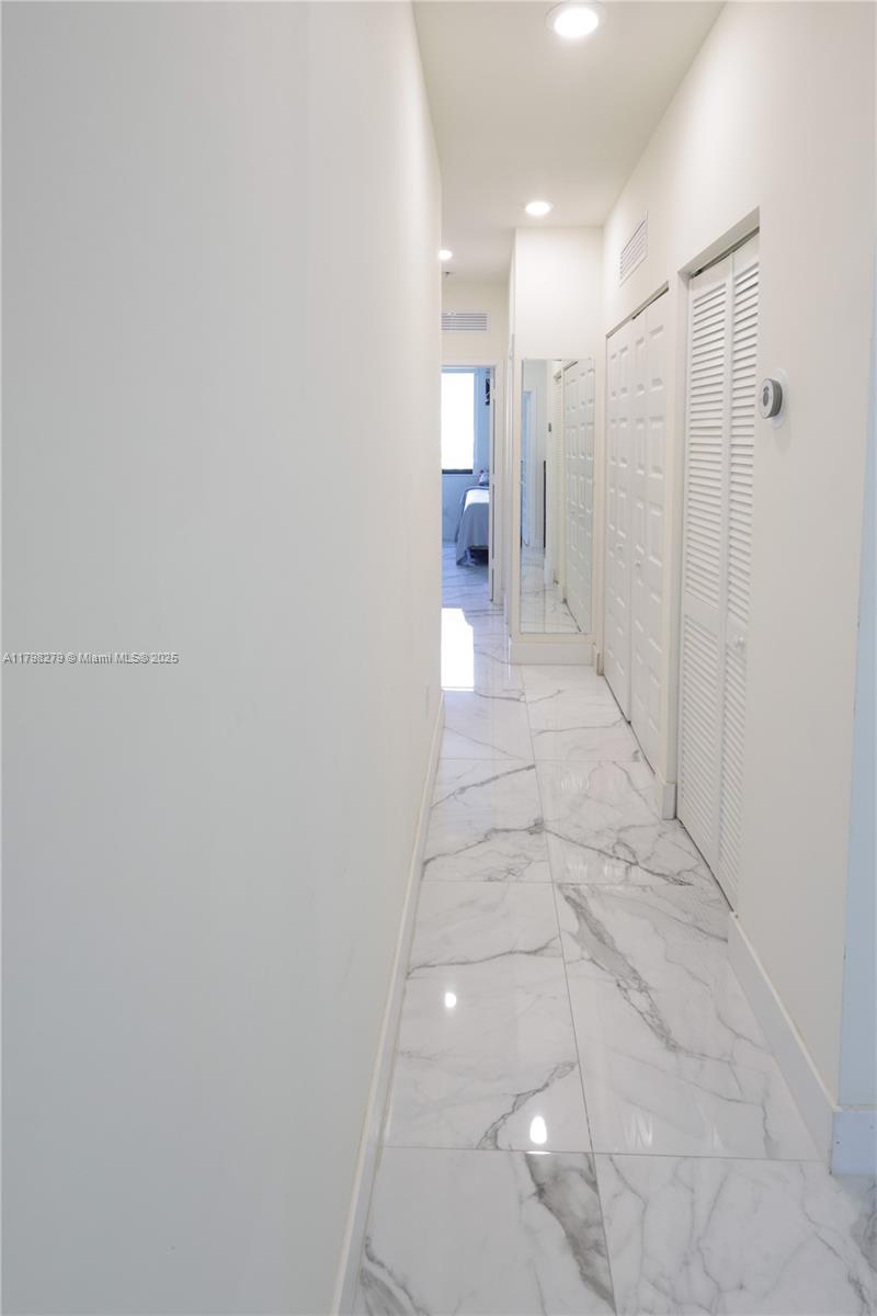 DOWNTOWN DORAL SOUTH PHAS - Residential