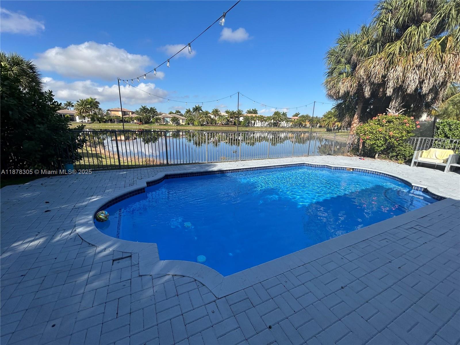HERON BAY NORTHEAST - Residential