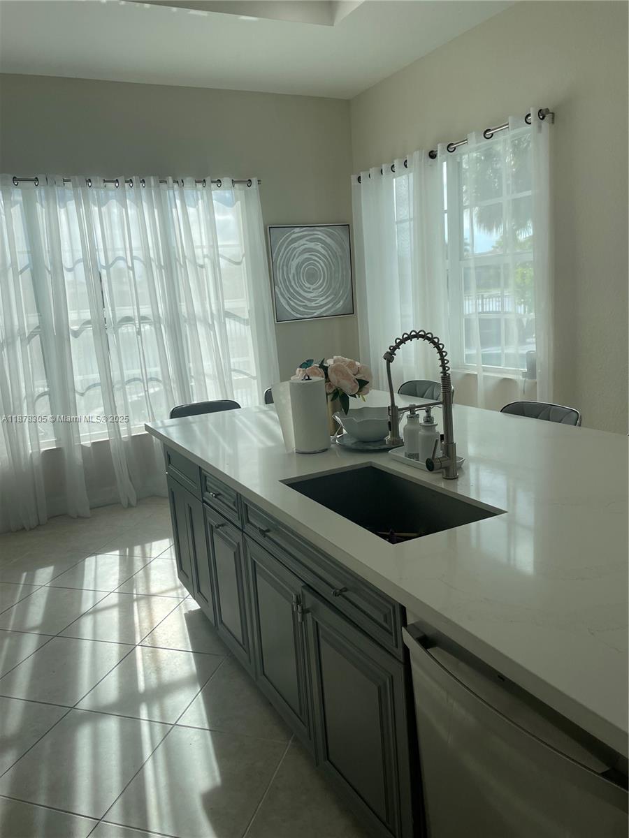 HERON BAY NORTHEAST - Residential