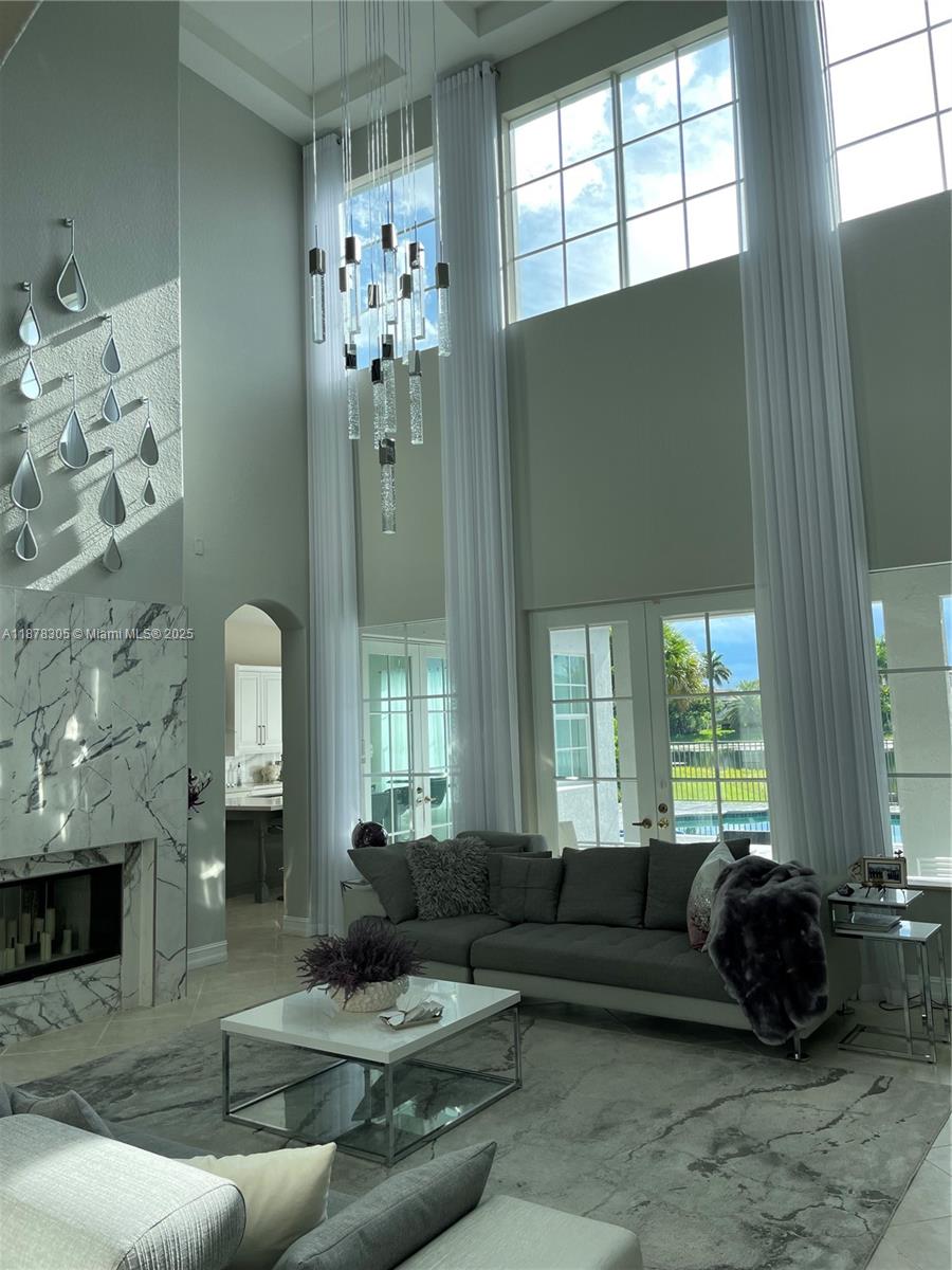 HERON BAY NORTHEAST - Residential