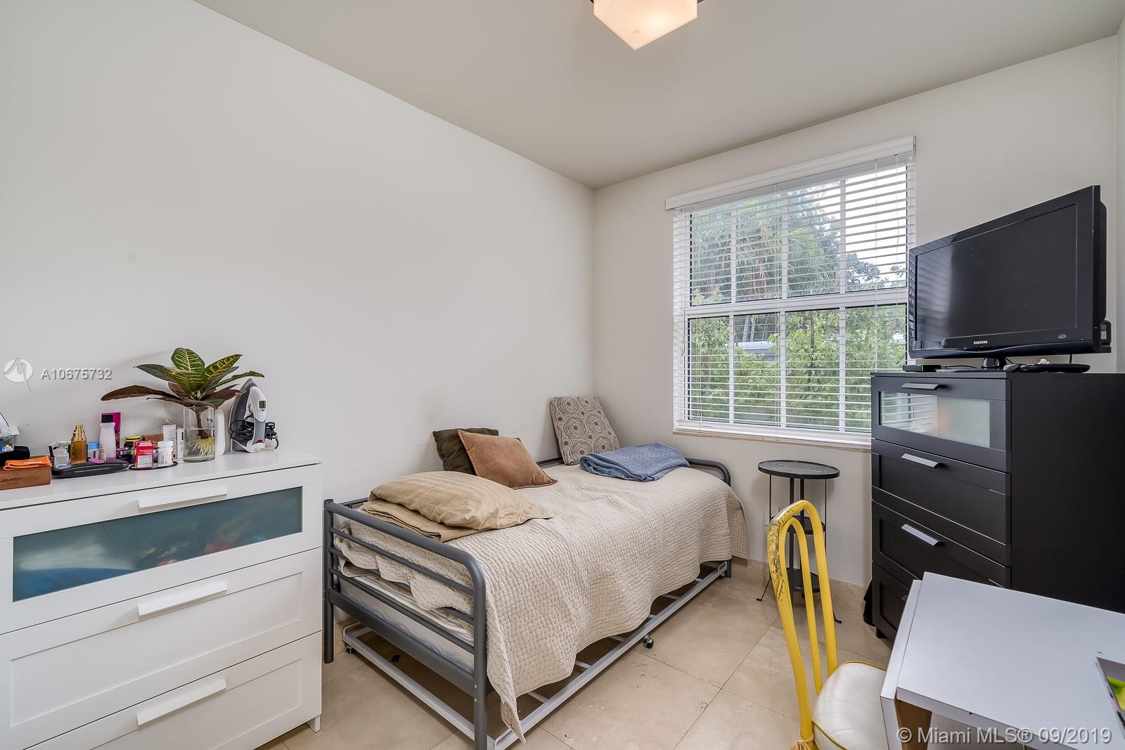 TROPICAL ISLE HOMES SUB 3 - Residential