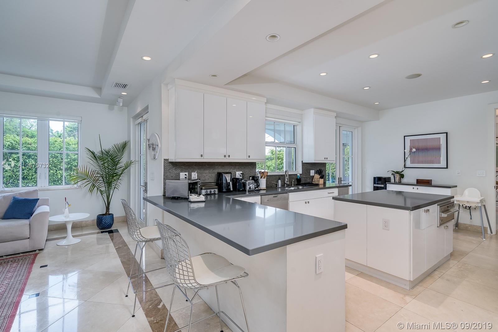 TROPICAL ISLE HOMES SUB 3 - Residential