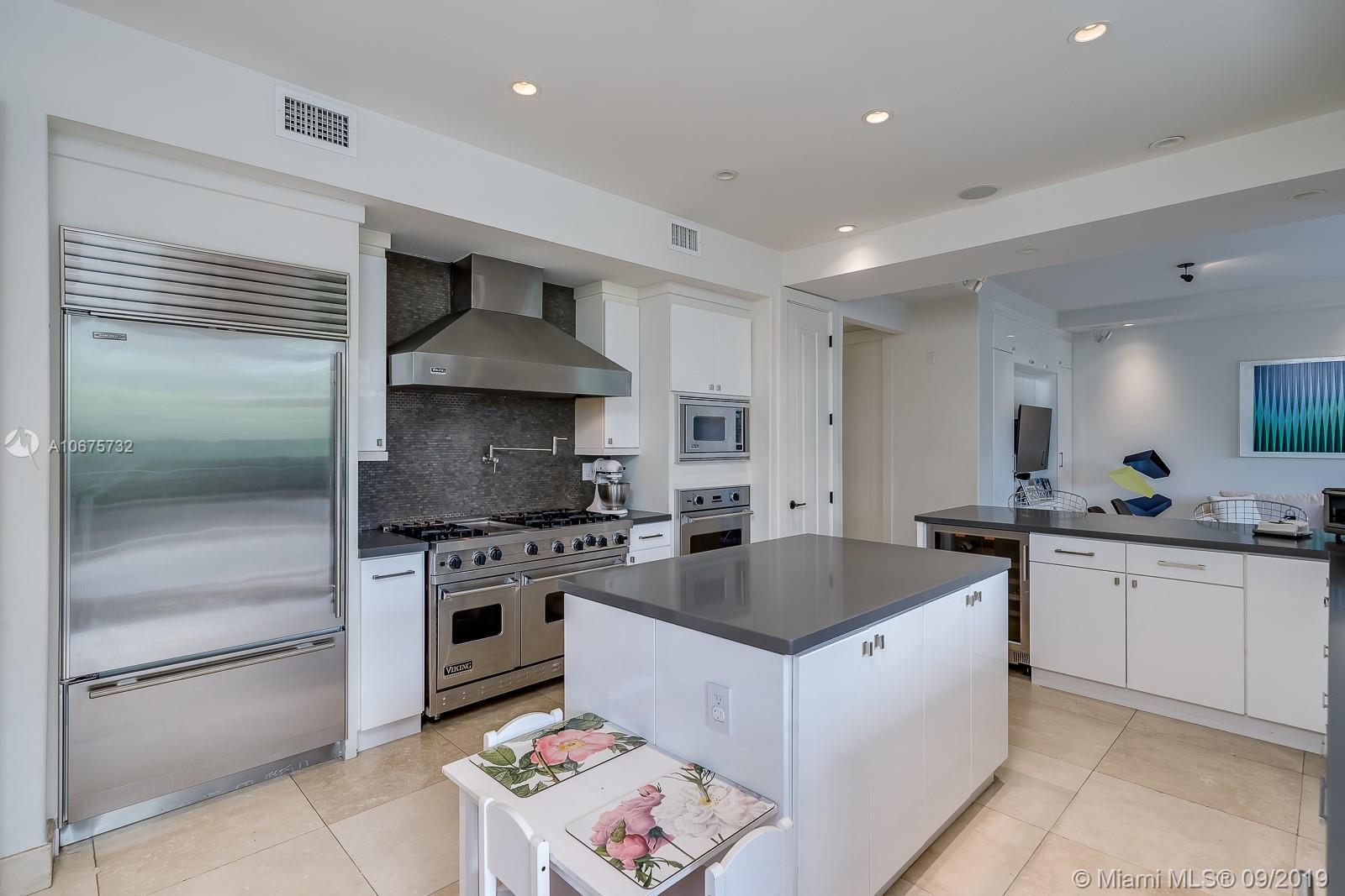 TROPICAL ISLE HOMES SUB 3 - Residential