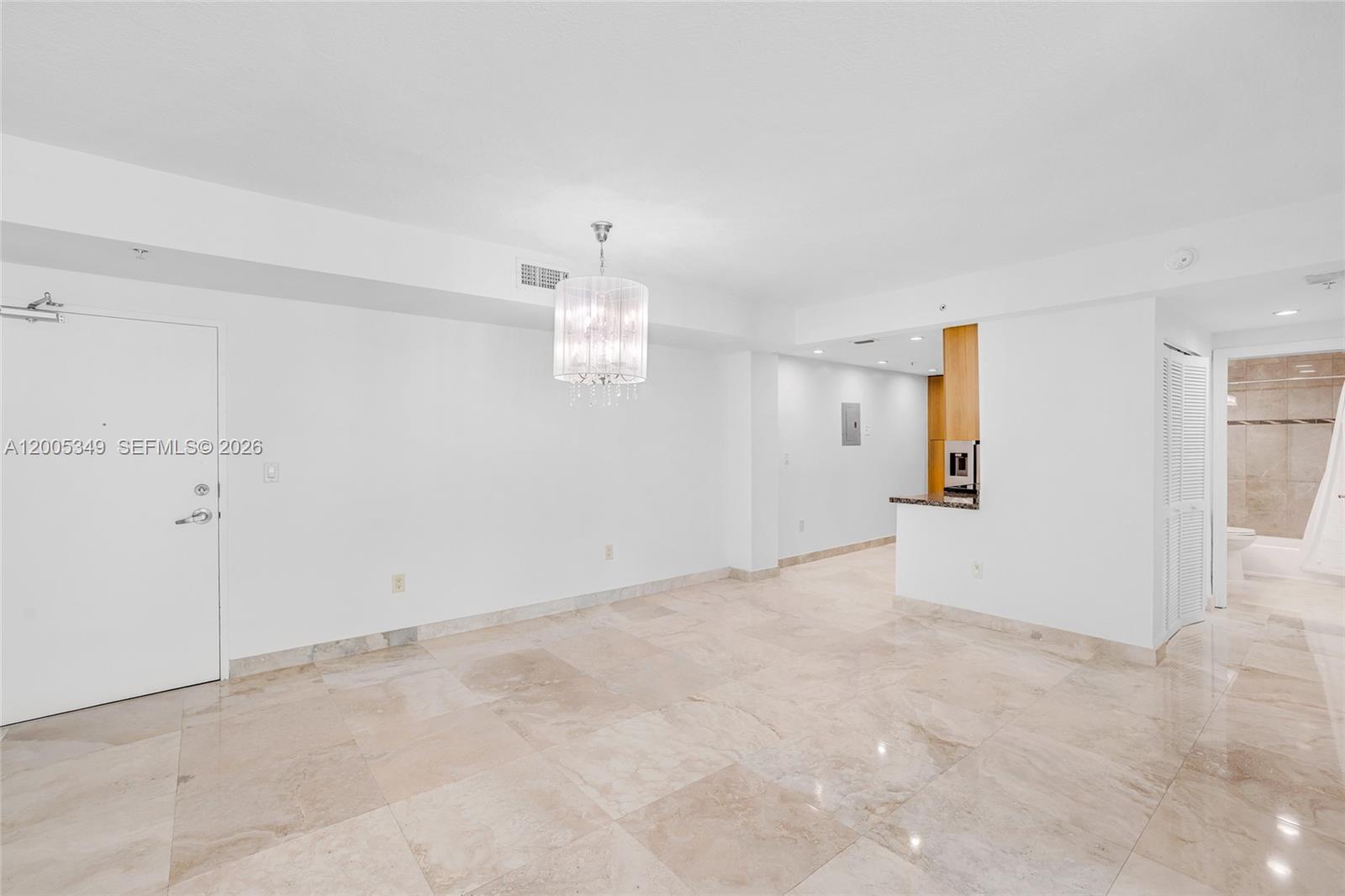 7501 E Treasure Dr 7M