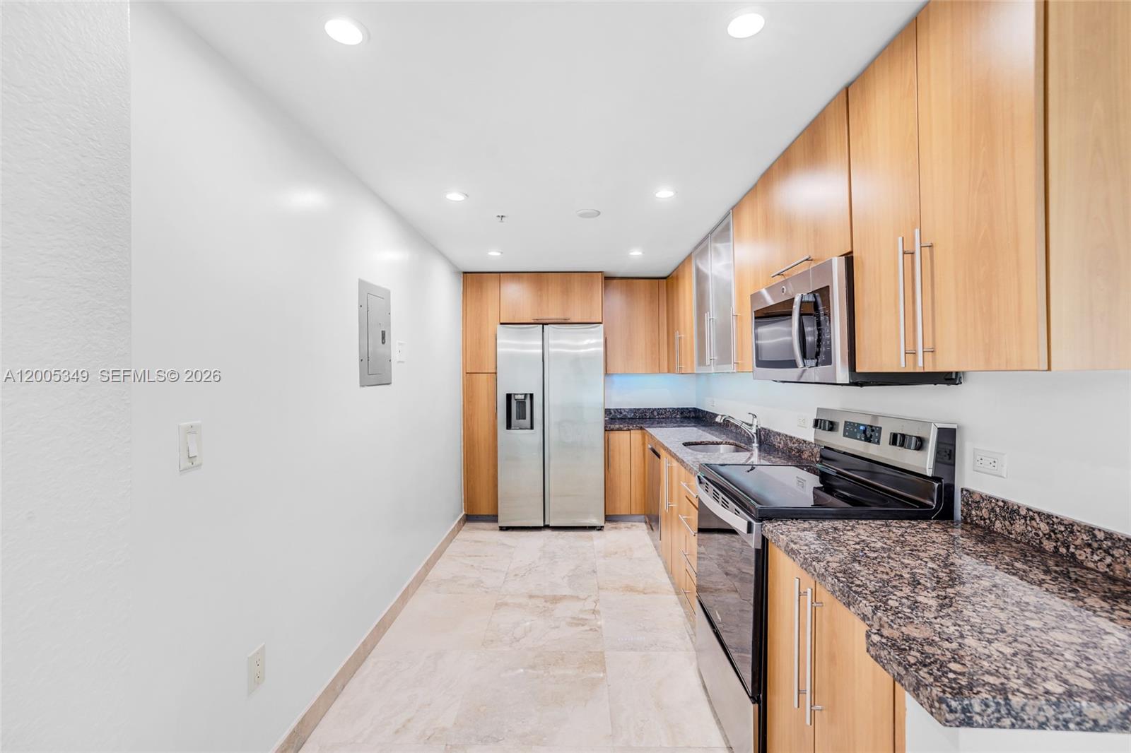 7501 E Treasure Dr 7M