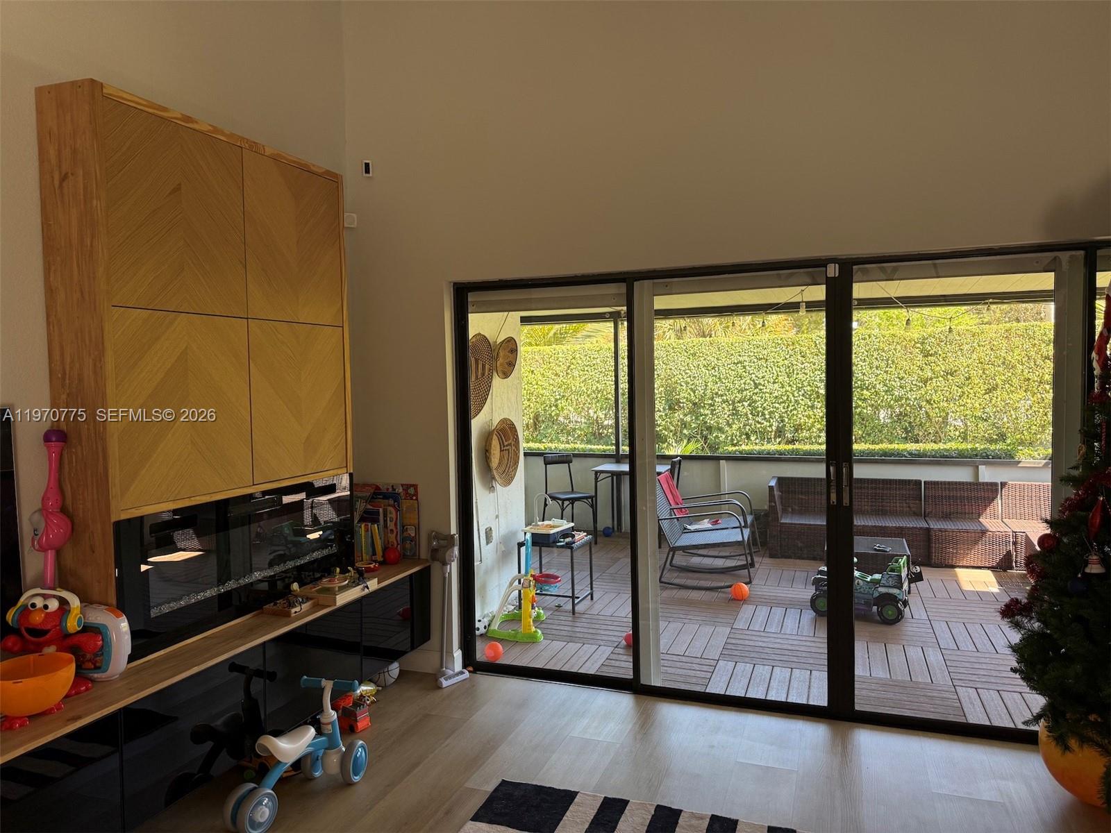 VILLAS AT BONAVENTURE IN - Residential