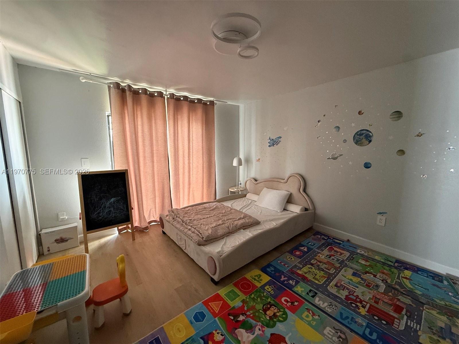 VILLAS AT BONAVENTURE IN - Residential