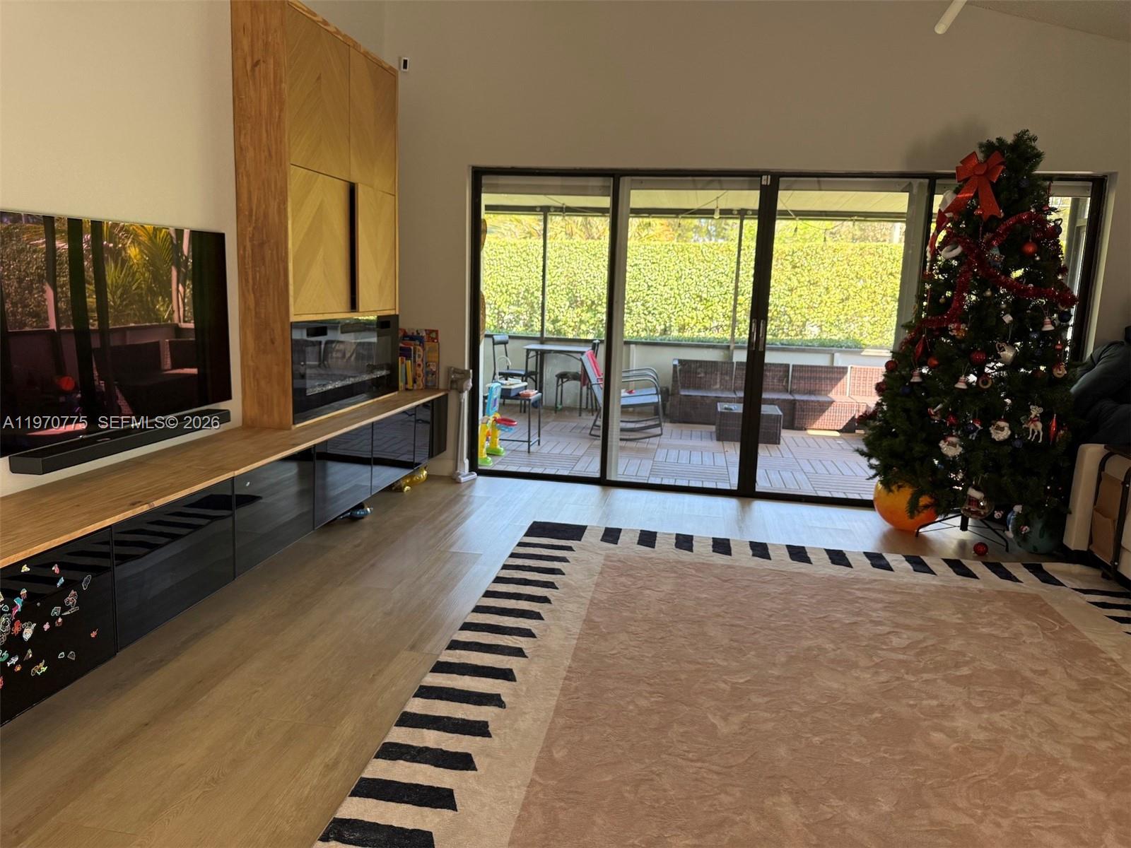 VILLAS AT BONAVENTURE IN - Residential