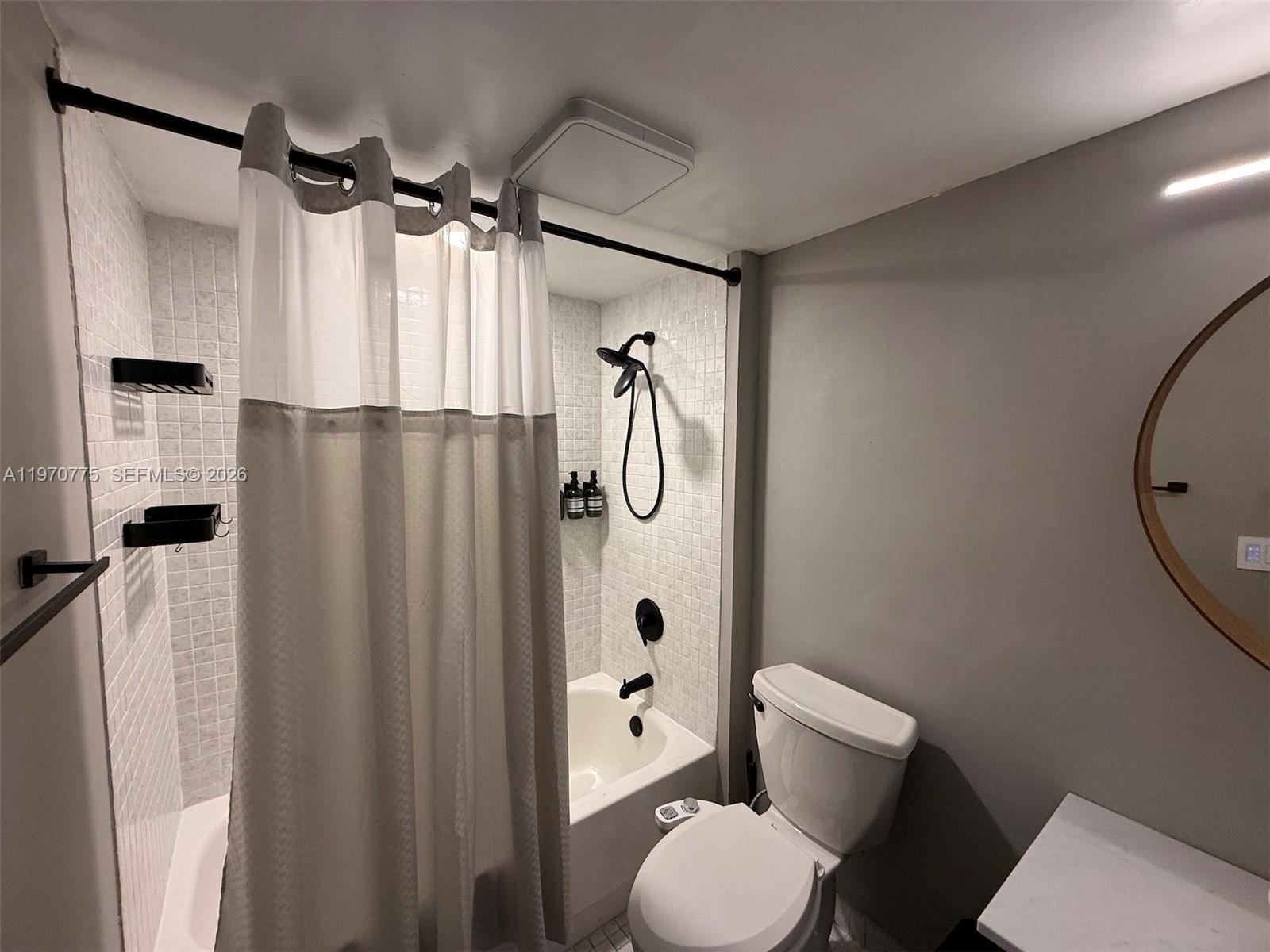 VILLAS AT BONAVENTURE IN - Residential