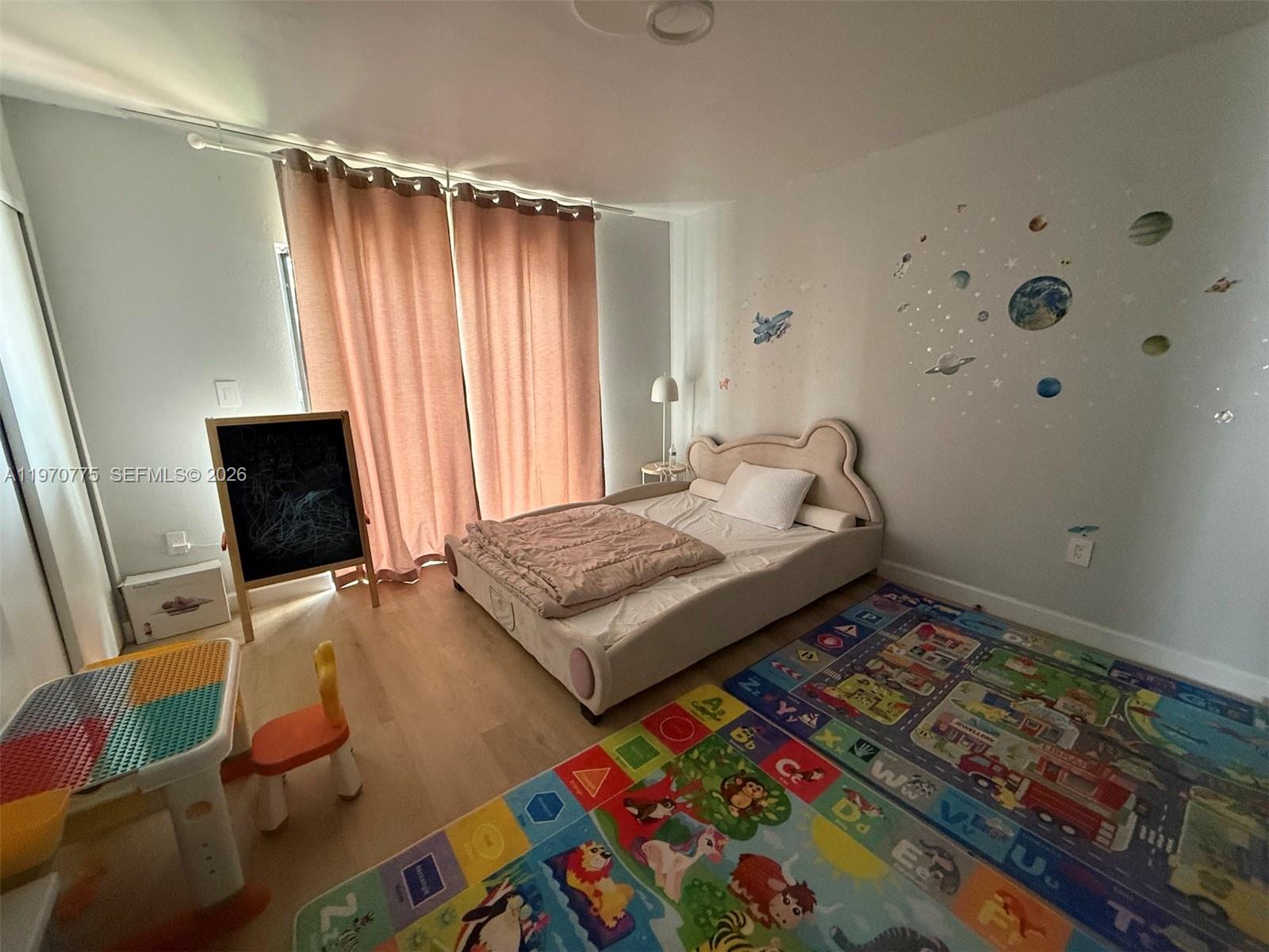 VILLAS AT BONAVENTURE IN - Residential