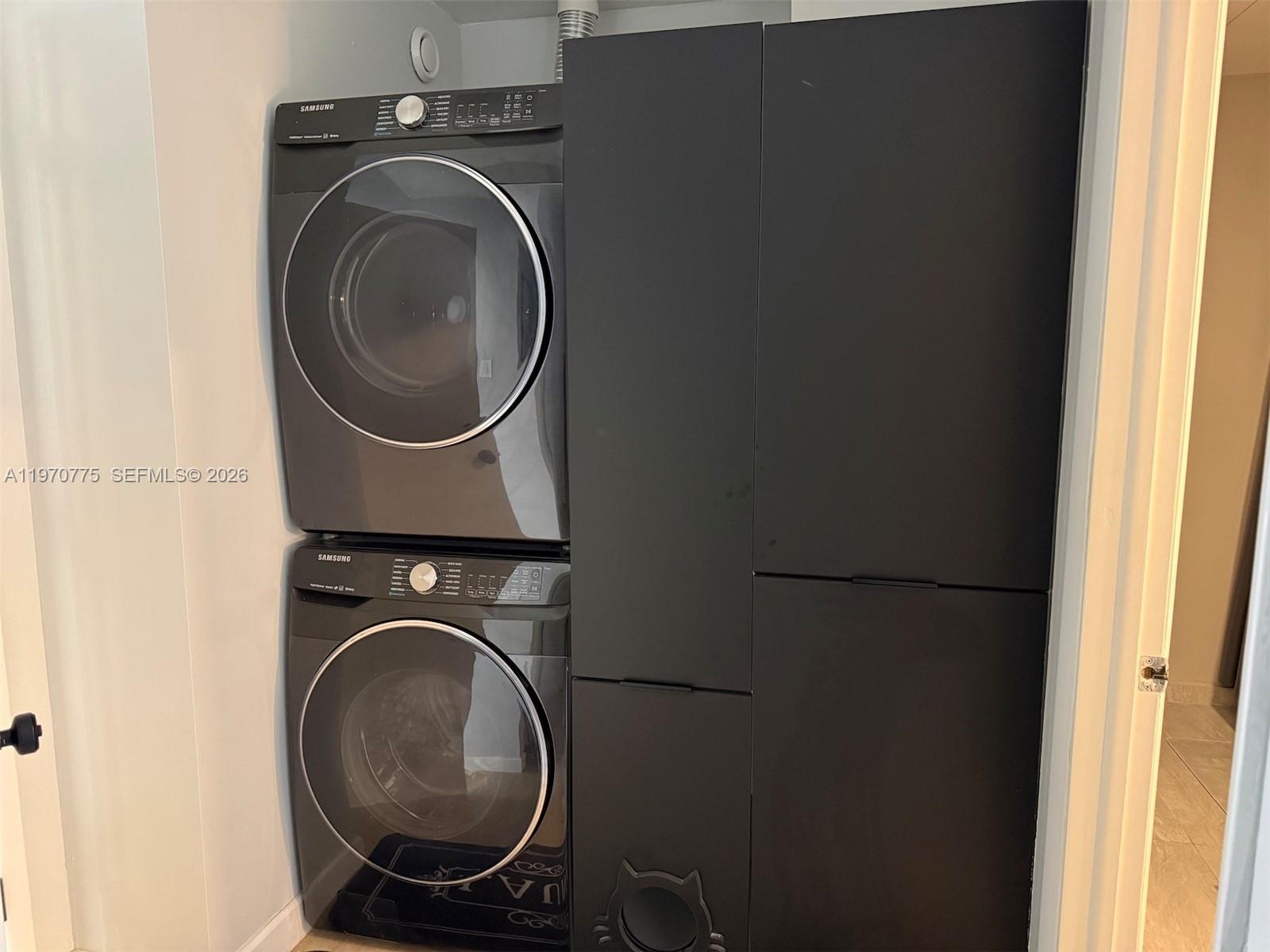 VILLAS AT BONAVENTURE IN - Residential