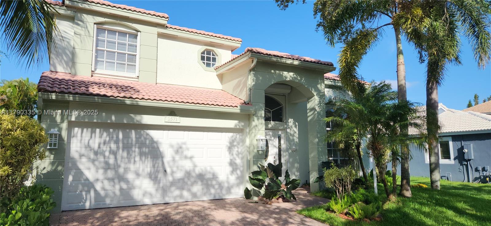 1571 Nw 132nd Ave, Pembroke Pines, Miami-Dade County, Florida - 3 Bedrooms  
3 Bathrooms - 