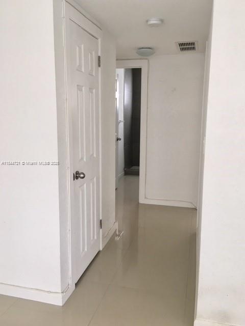 8035 Crespi Blvd 1