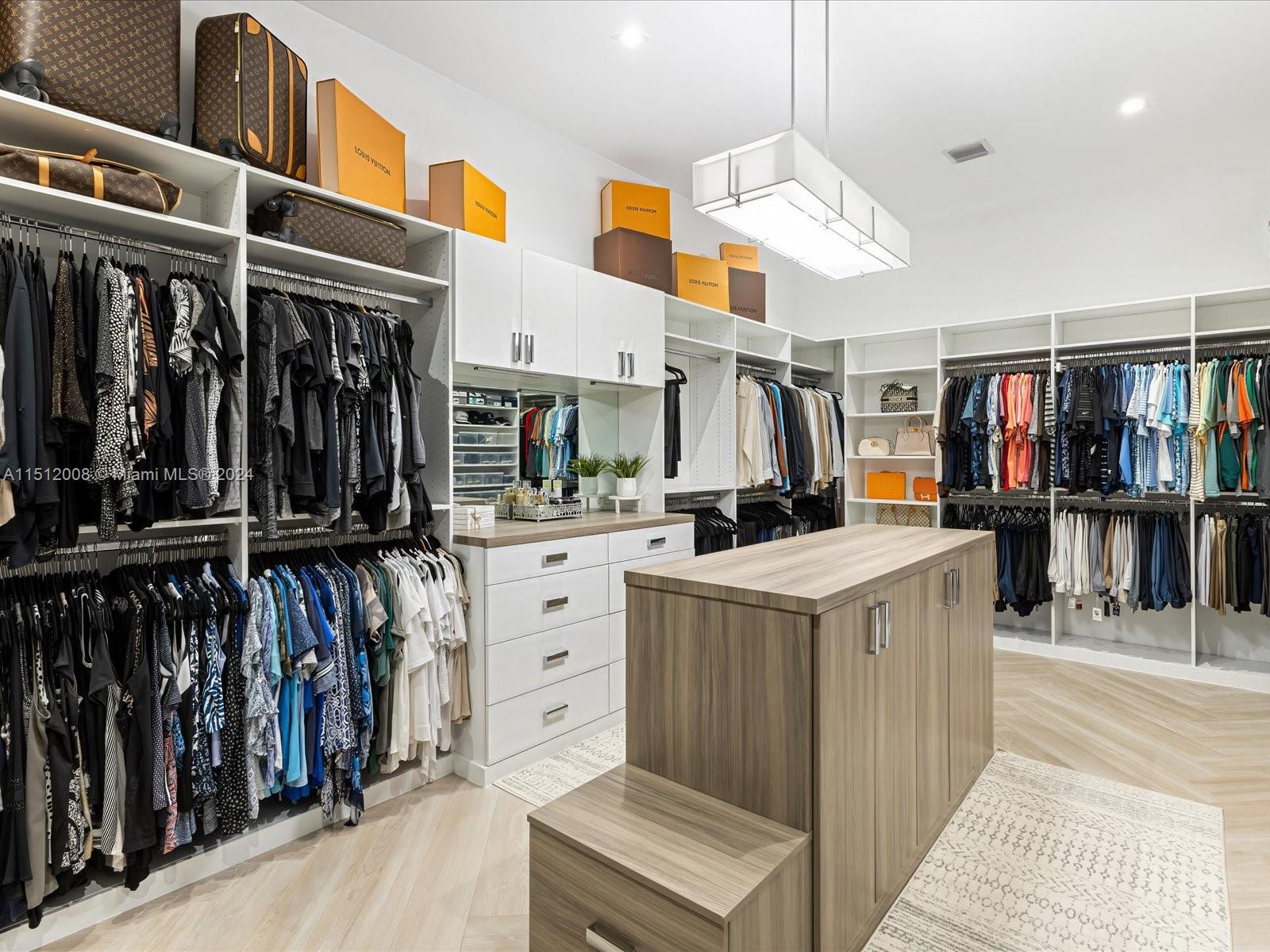 SUNILAND ESTATES - Residential