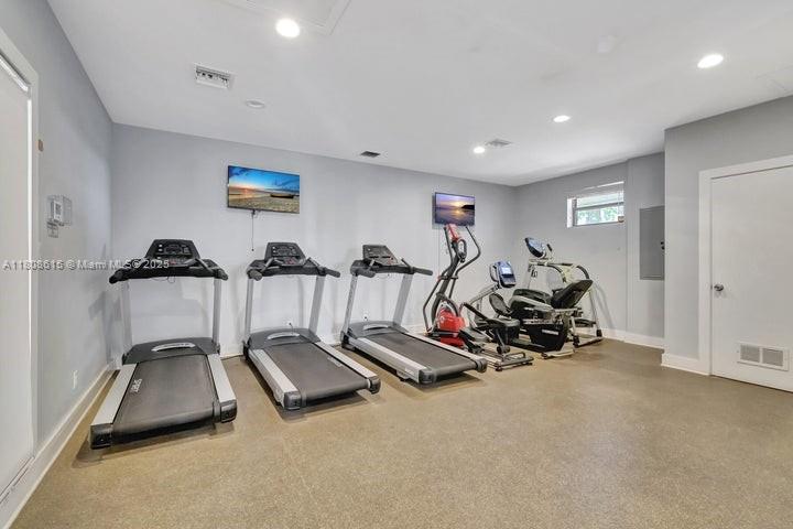 CLEAR LAKE CLUB CONDO - Residential Lease