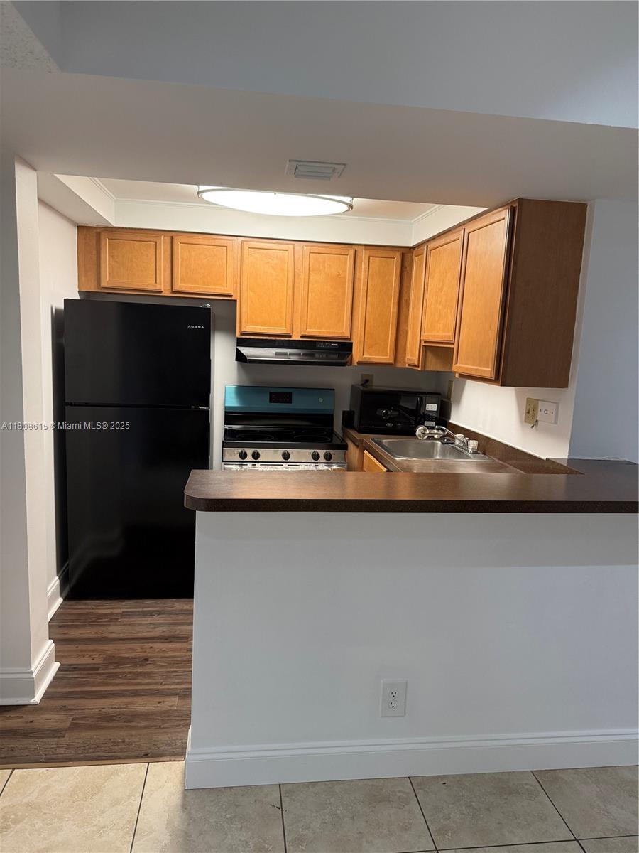 CLEAR LAKE CLUB CONDO - Residential Lease
