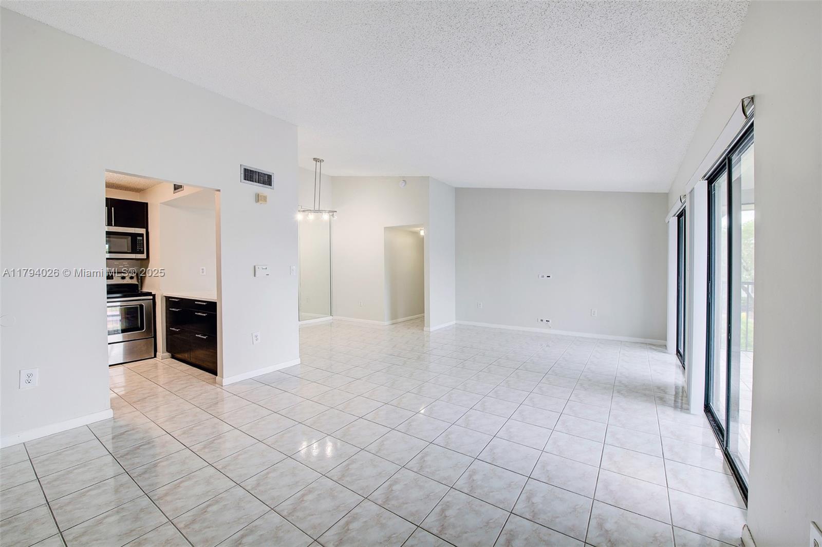 Rental Property at 469 Ne 207th Ln 208, Miami, Broward County, Florida - Bedrooms: 2 
Bathrooms: 2  - $2,250 MO.