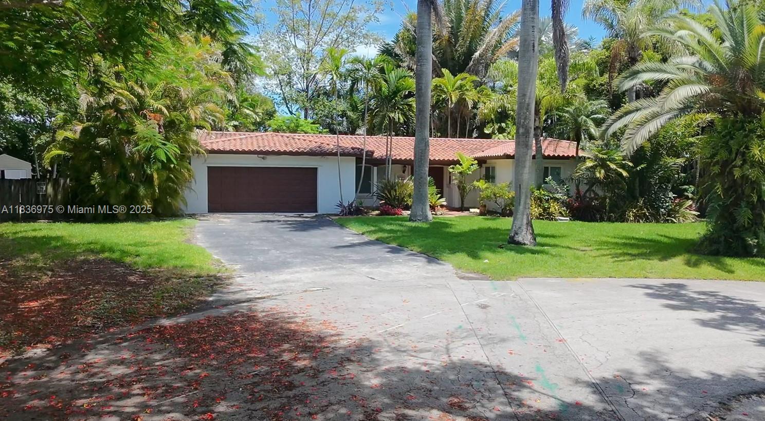 Spacious 3-bed, 2-bath home in Cutler Bay! This well-maintained property features a converted garage offering a large open space—perfect for a family room, playroom, or office. Enjoy the convenience of an in-unit washer and dryer, a private backyard, and a quiet, friendly neighborhood in a culdesac . Just minutes from Black Point Marina, parks, shopping, and top schools. Don’t miss out on this home for rent!