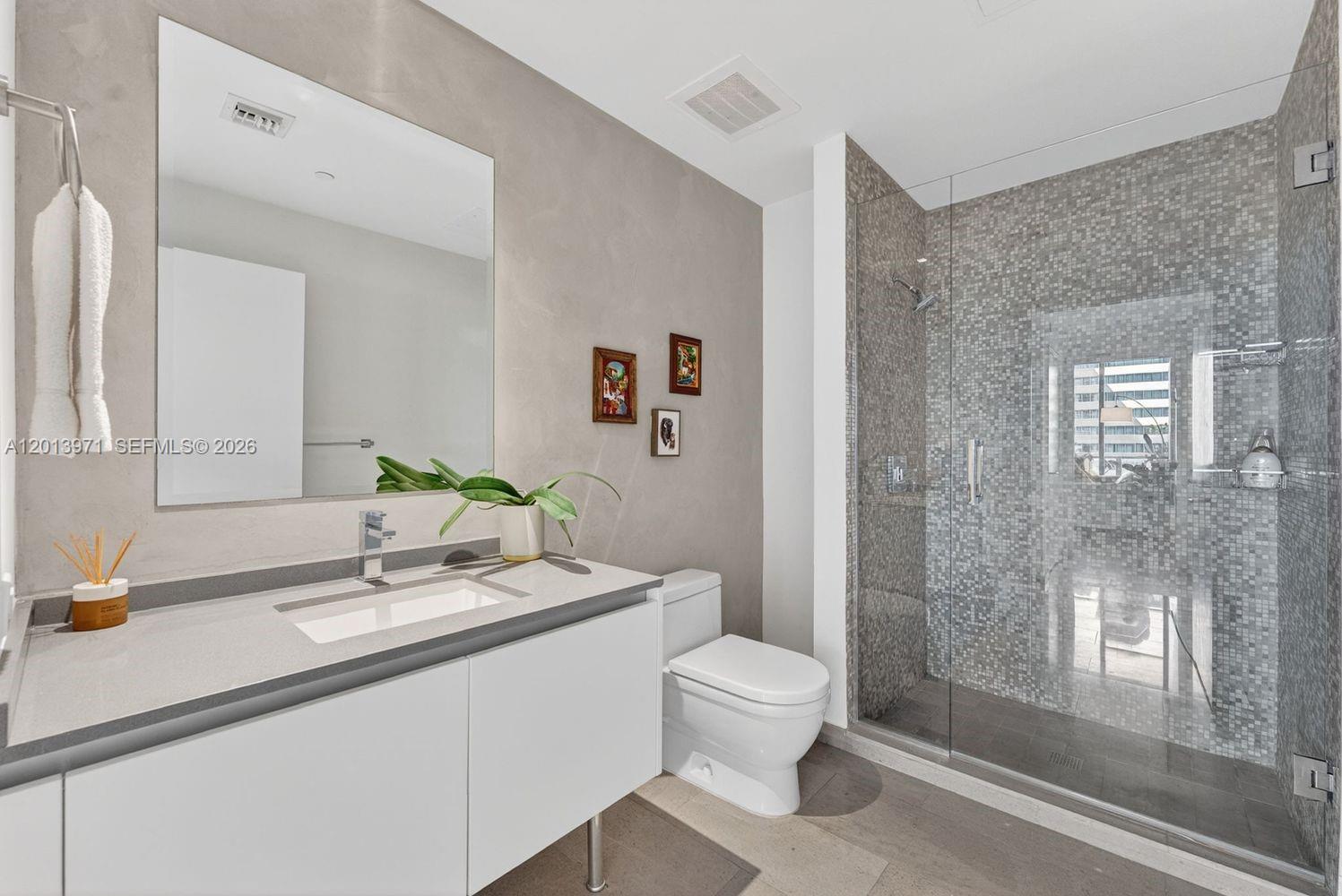 RISE CONDO - Residential
