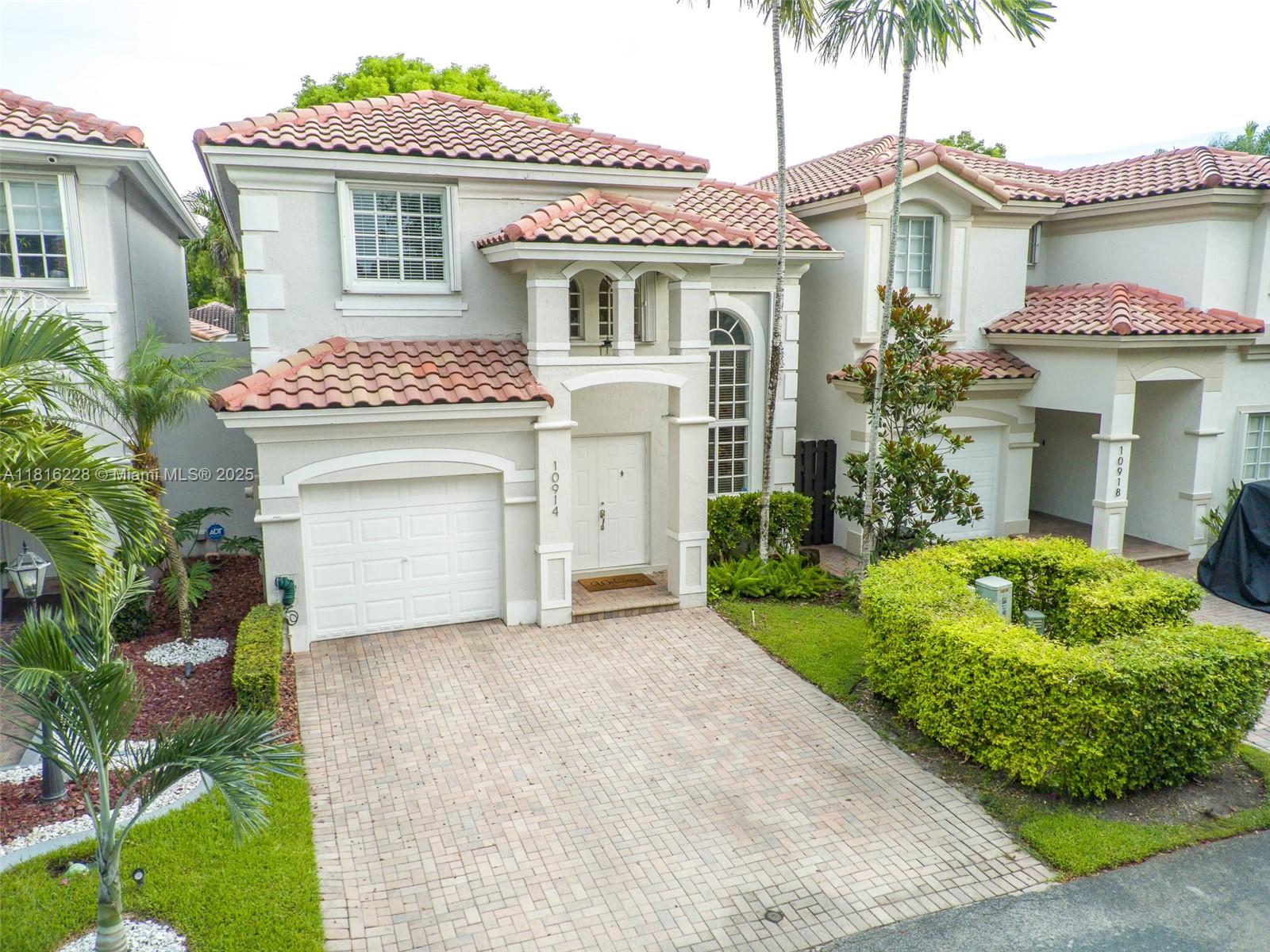 10914 NW 70th St