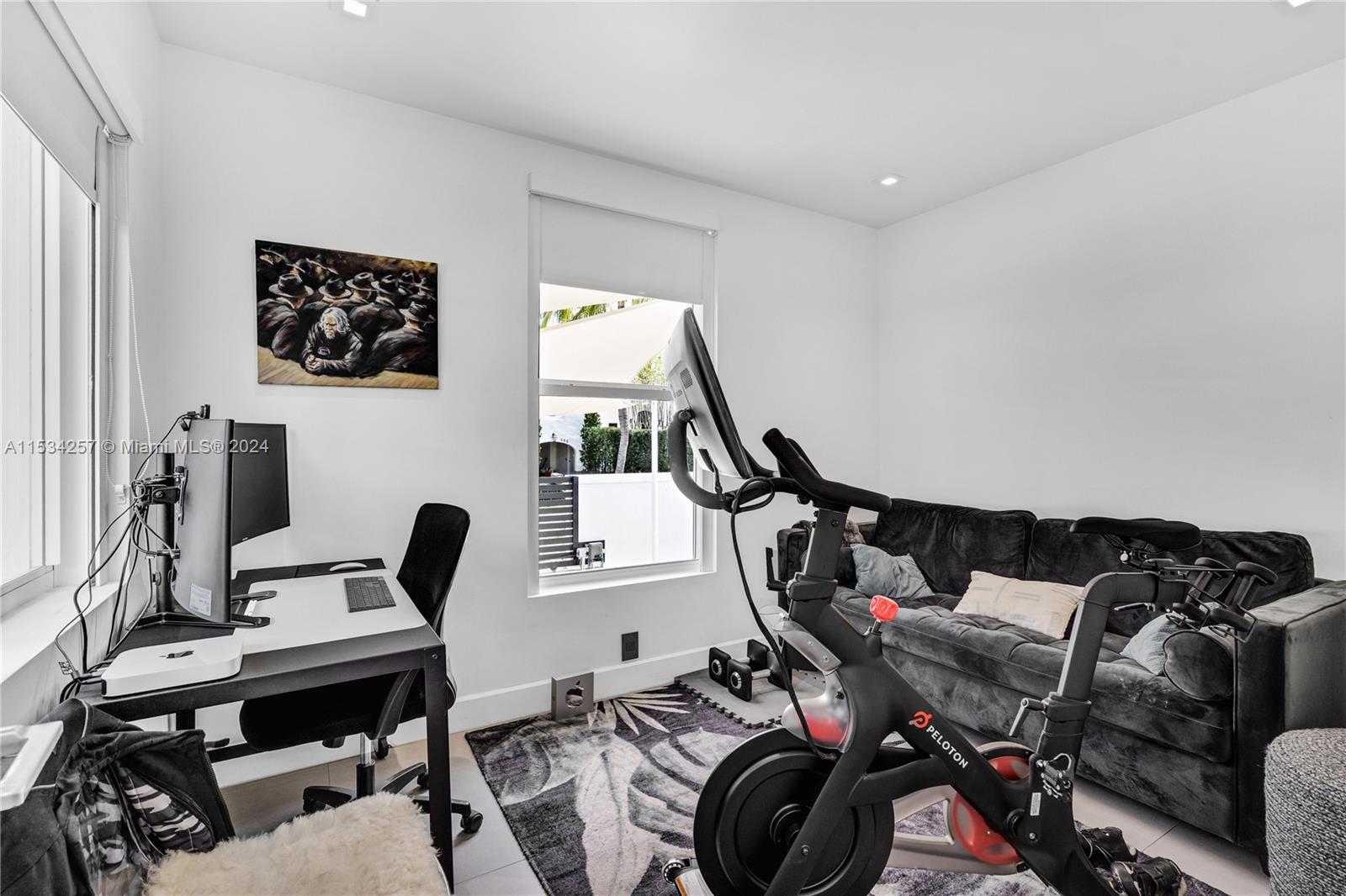 TROPICAL ISLE HOMES - Residential